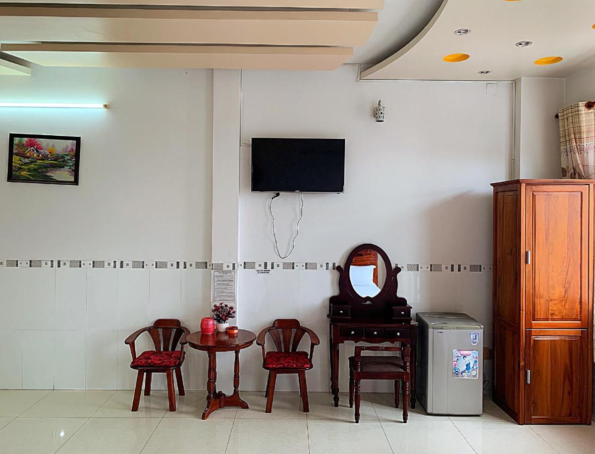 Ngoc May Guesthouse Chau Doc Extérieur photo