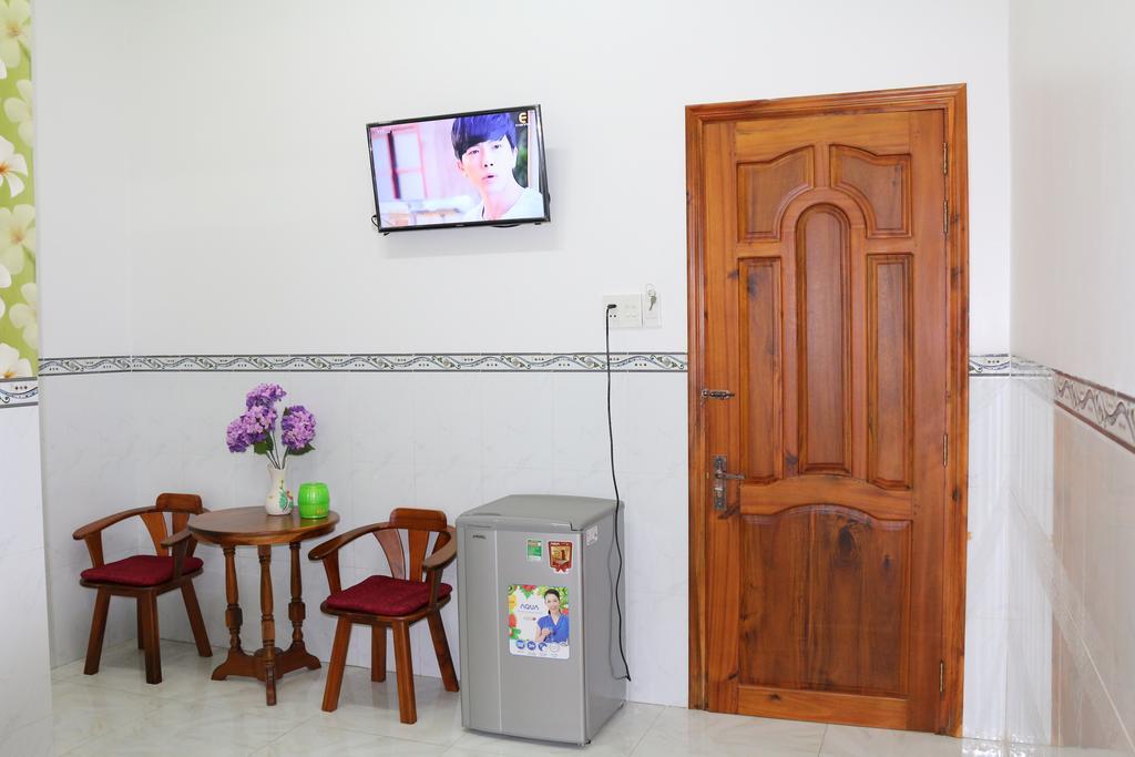 Ngoc May Guesthouse Chau Doc Extérieur photo