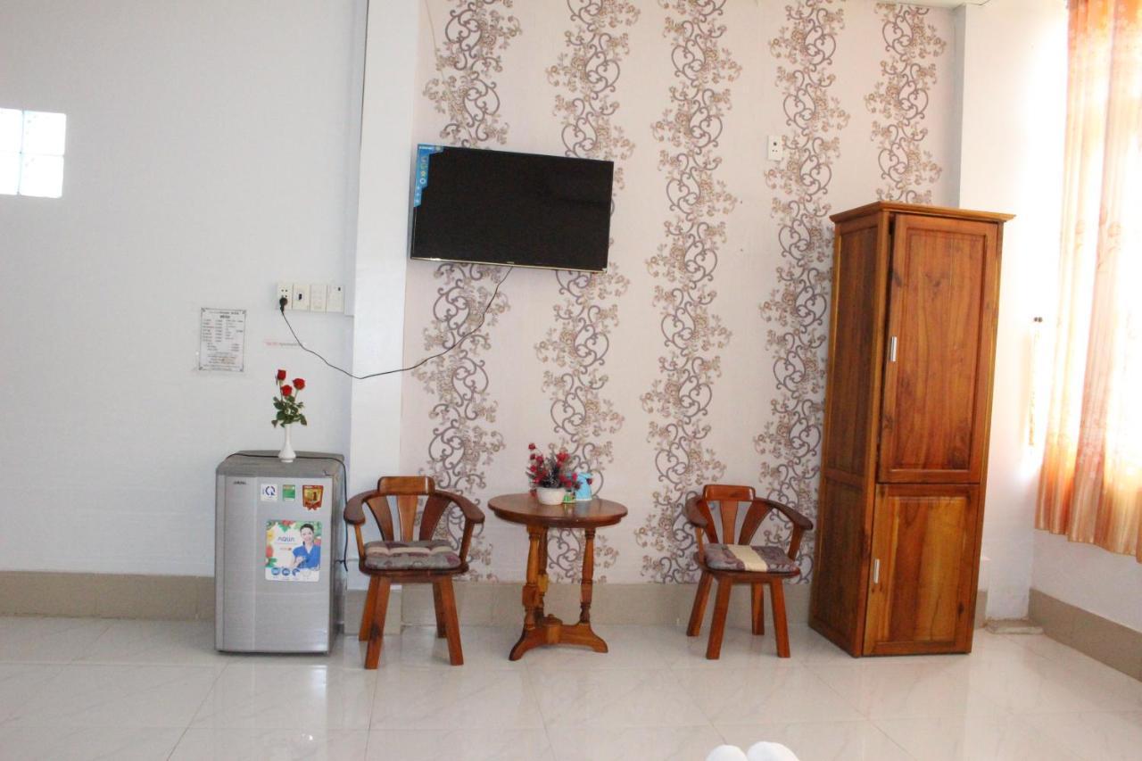 Ngoc May Guesthouse Chau Doc Extérieur photo